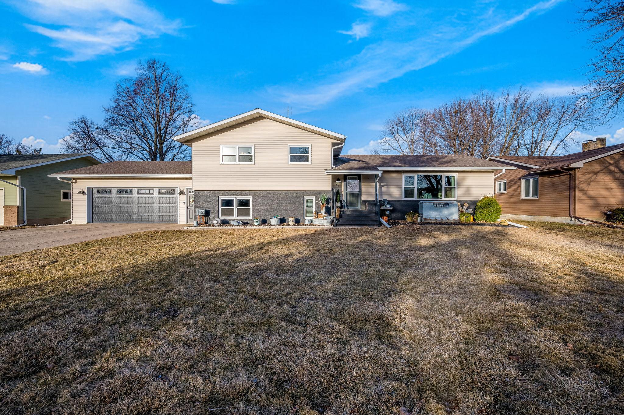 311 North Manyaska Street Sherburn, MN 56171 - Photo 2 of 47