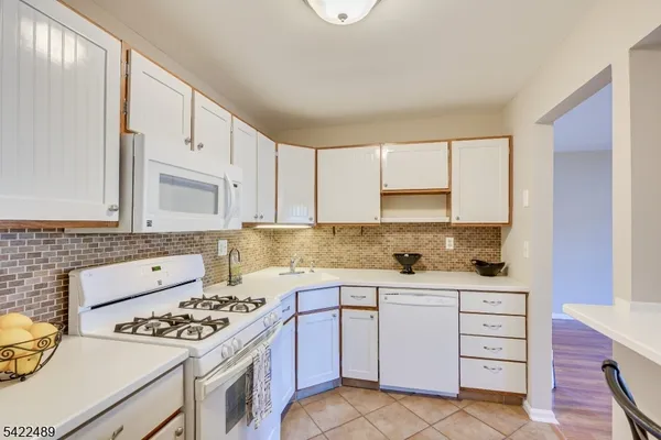 $400,000 | 502 Woodhaven Drive, Unit 502, Edison, NJ 08817