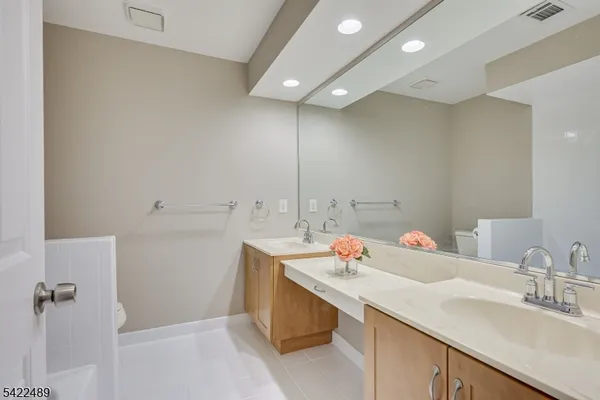 $400,000 | 502 Woodhaven Drive, Unit 502, Edison, NJ 08817