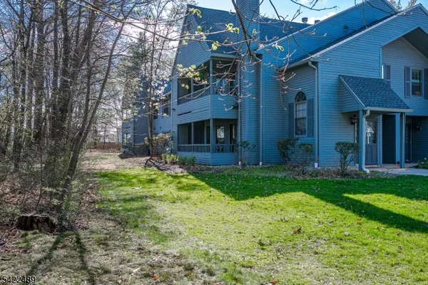 $400,000 | 502 Woodhaven Drive, Unit 502, Edison, NJ 08817