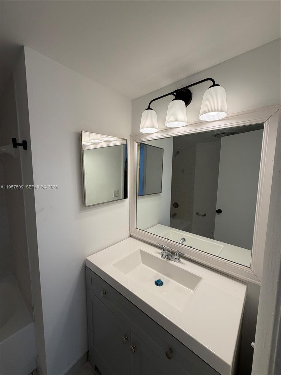 8401 Southwest 107th Avenue, Unit 129E Miami, FL 33173 - Photo 18 of 32