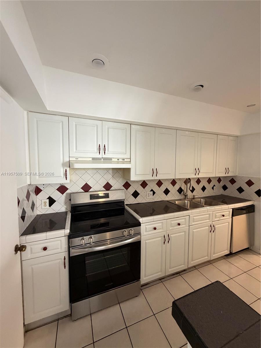 8401 Southwest 107th Avenue, Unit 129E Miami, FL 33173 - Photo 7 of 32