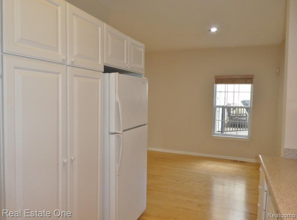 2660 Crooks Road Royal Oak, MI 48073 - Photo 10 of 33
