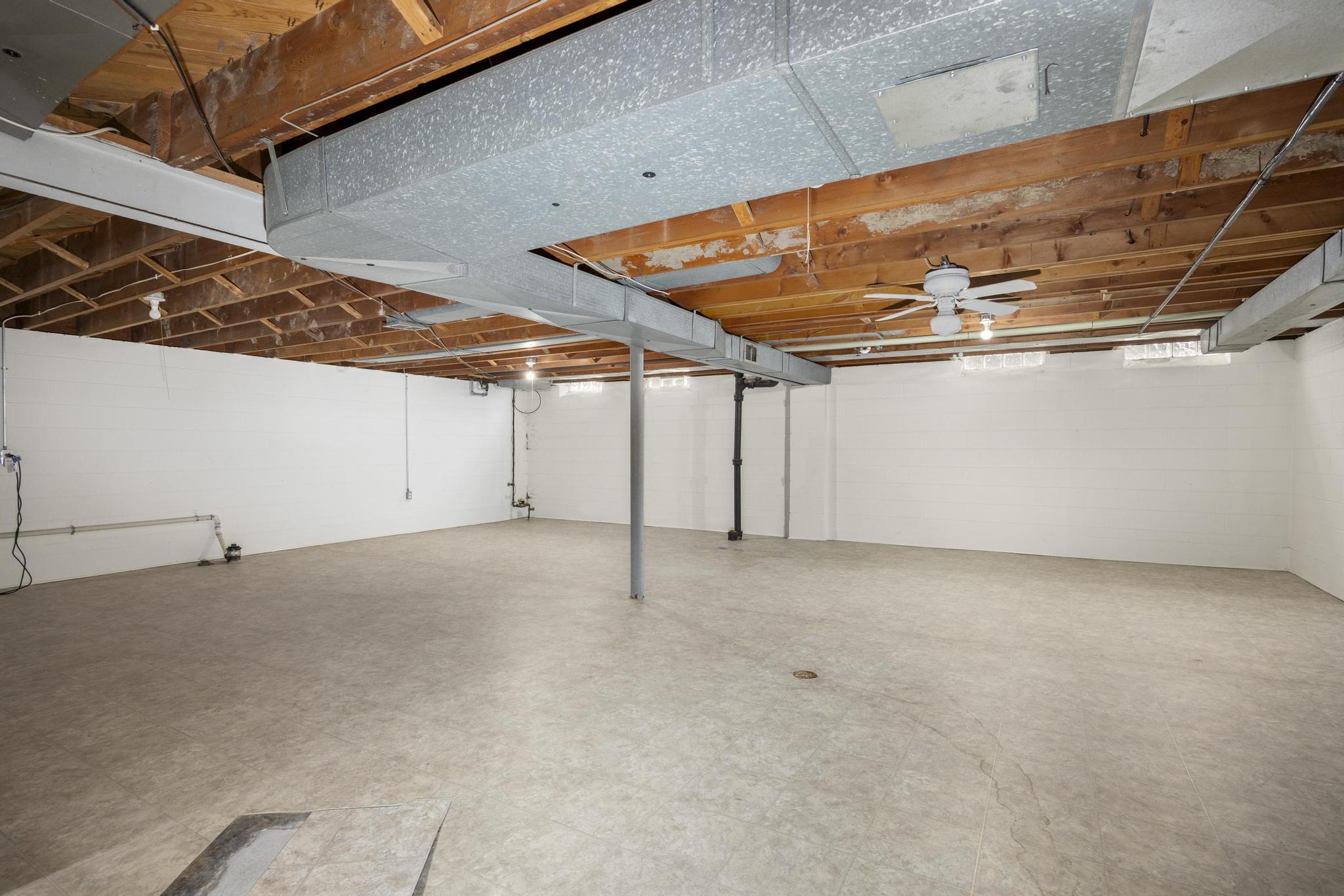 11095 Martin Road Warren, MI 48093 - Photo 23 of 30 Martin Rd 24