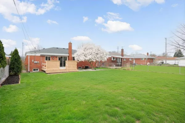 $285,000 | 11095 Martin Road, Warren, MI 48093