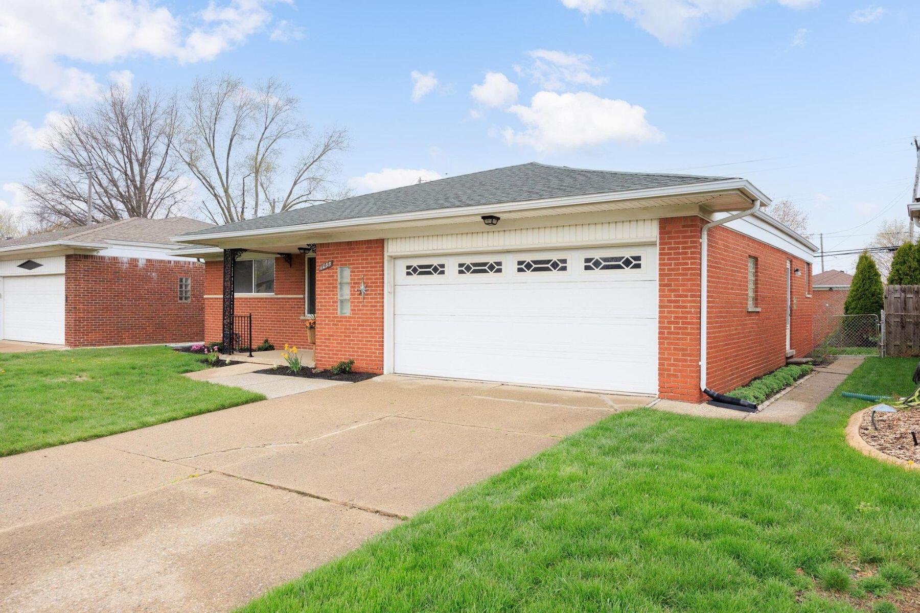 11095 Martin Road Warren, MI 48093 - Photo 3 of 30 Martin Rd 03a