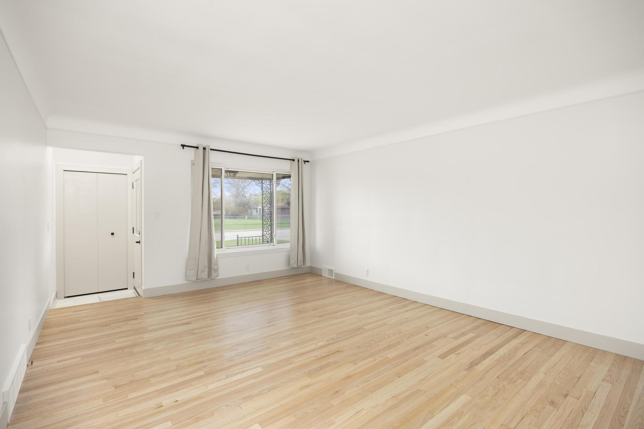 11095 Martin Road Warren, MI 48093 - Photo 5 of 30 Martin Rd 05