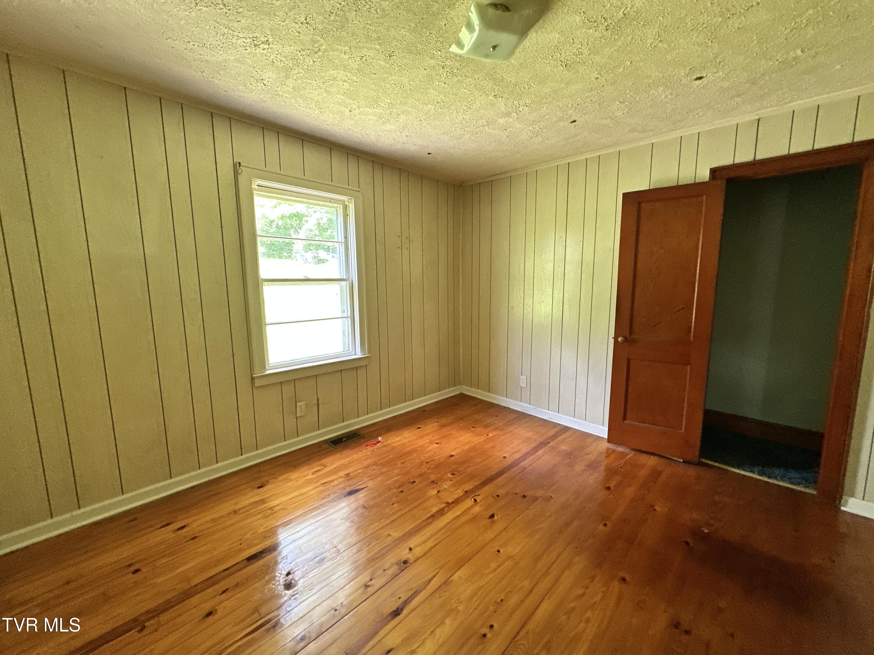 140 Bradley Road Johnson City, TN 37601 - Photo 12 of 28 IMG_0137