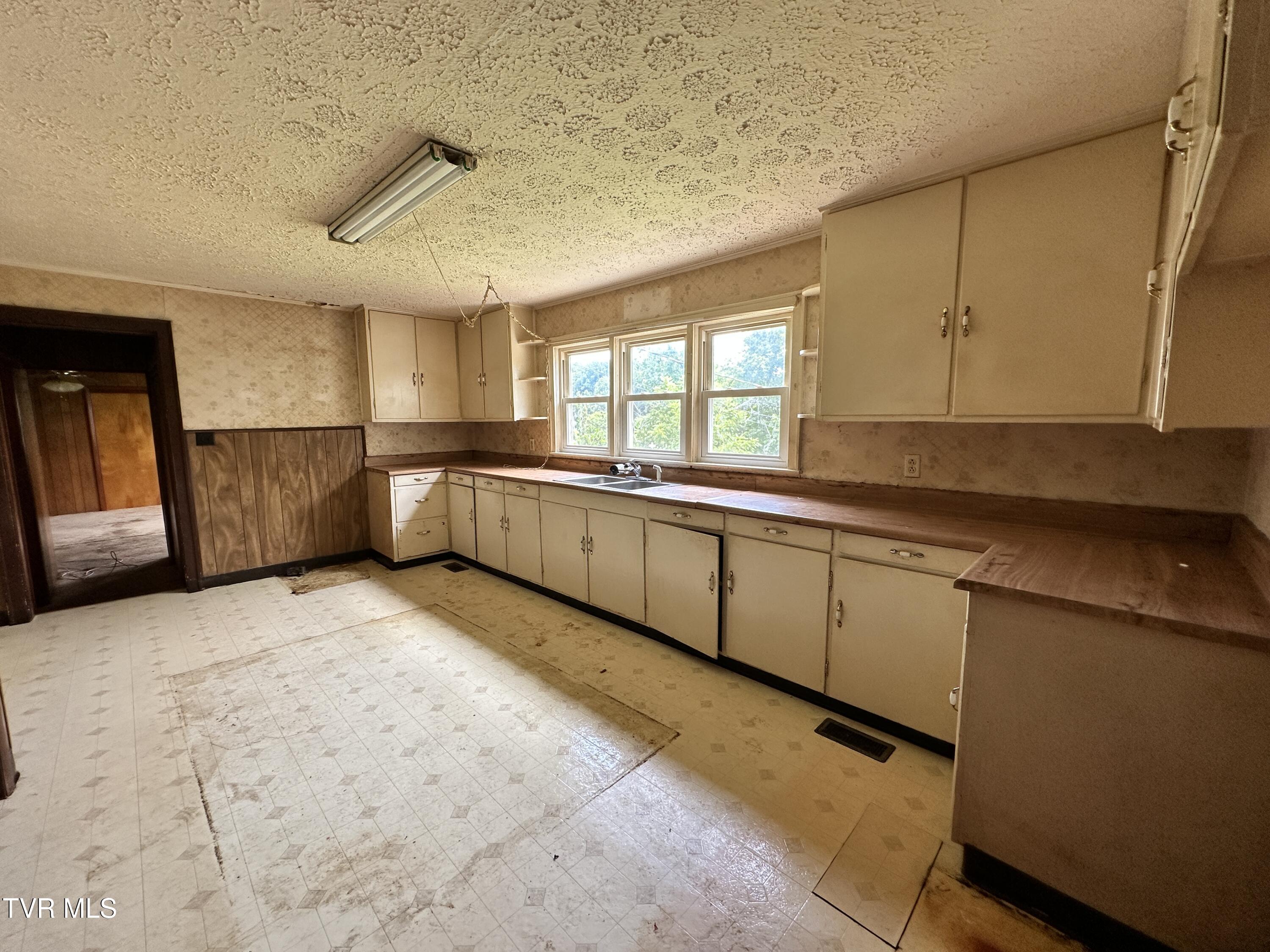 140 Bradley Road Johnson City, TN 37601 - Photo 20 of 28 IMG_0149