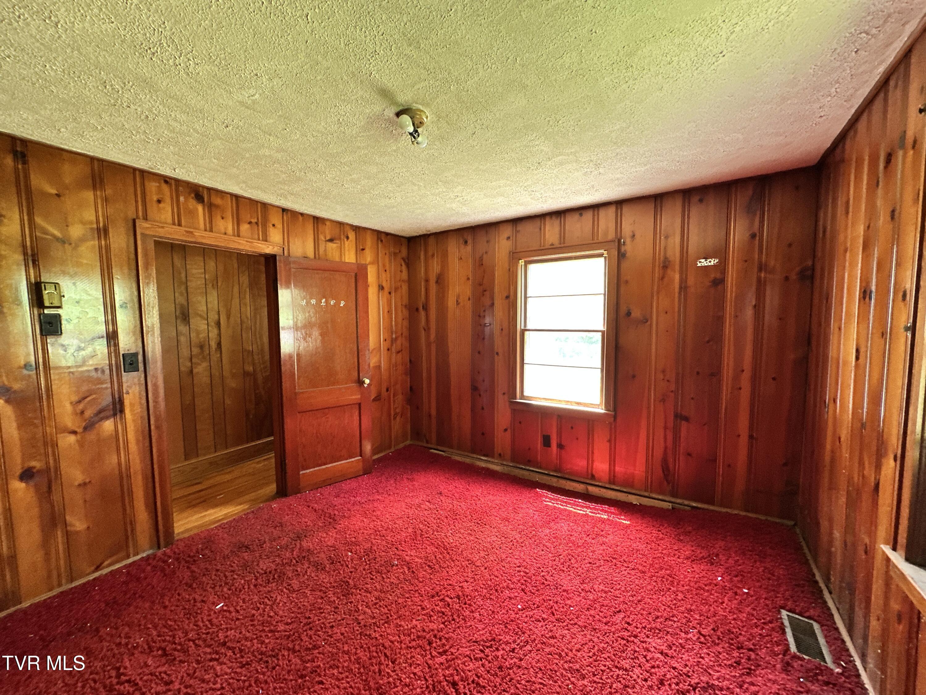 140 Bradley Road Johnson City, TN 37601 - Photo 8 of 28 IMG_0132