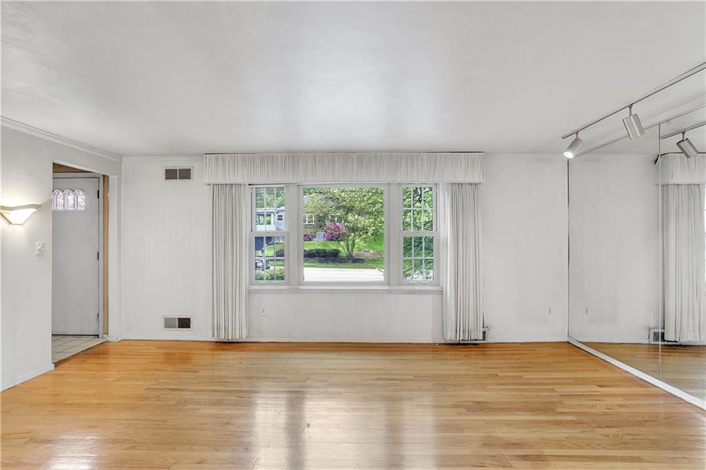 2182 Beulah Road Pittsburgh, PA 15235 - Photo 2 of 25 Gallery Image 2