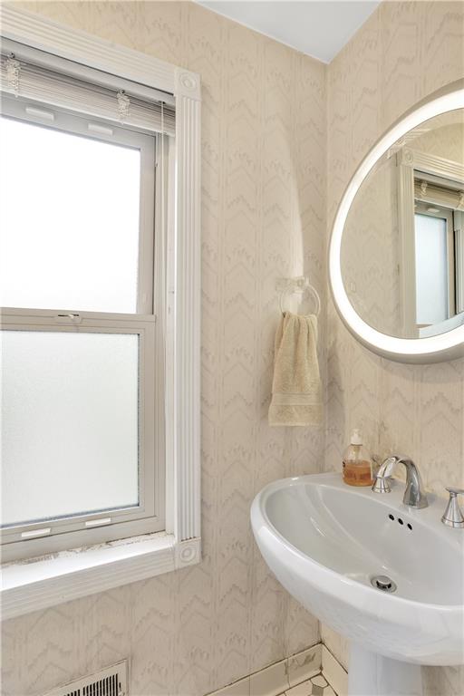 2182 Beulah Road Pittsburgh, PA 15235 - Photo 14 of 25 Gallery Image 14