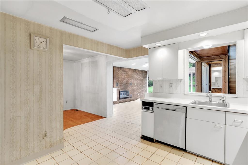 2182 Beulah Road Pittsburgh, PA 15235 - Photo 8 of 25 Gallery Image 8
