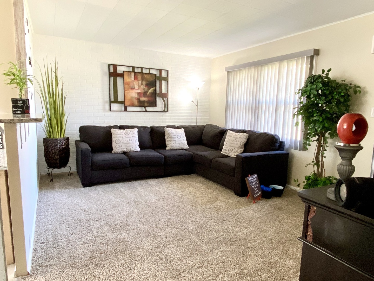 21 Dover Avenue Romeoville, IL 60446 - Photo 3 of 22 a living room with furniture and a window