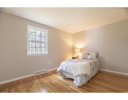 31 Stonehill Road Chelmsford, MA 01863 - Photo 8 of 15