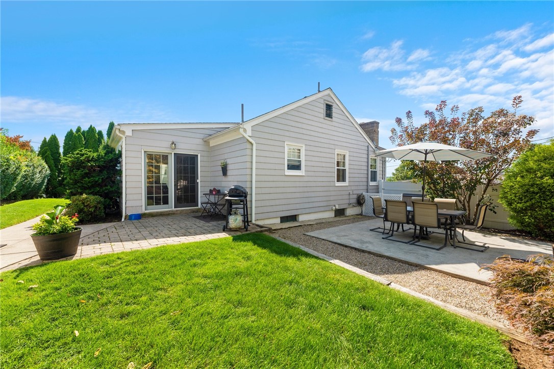 8 Arnold Drive Johnston, RI 02919 - Photo 12 of 16