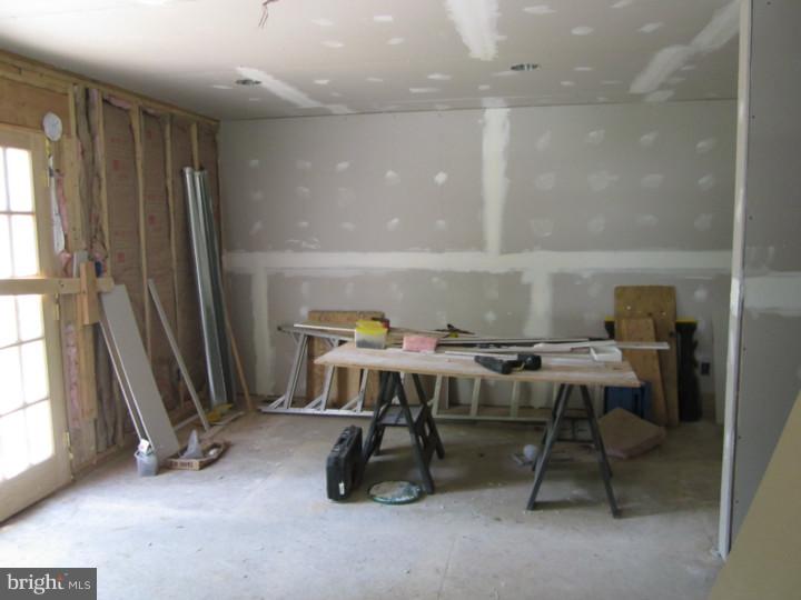 429 Ruth Avenue Aston, PA 19014 - Photo 8 of 11 Living Room