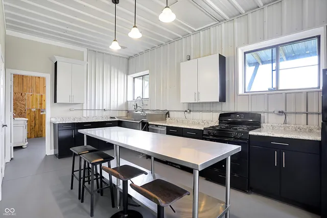 $2,150 | 940 West 1090 North, Fountaintown, IN 46130