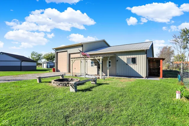 $2,150 | 940 West 1090 North, Fountaintown, IN 46130