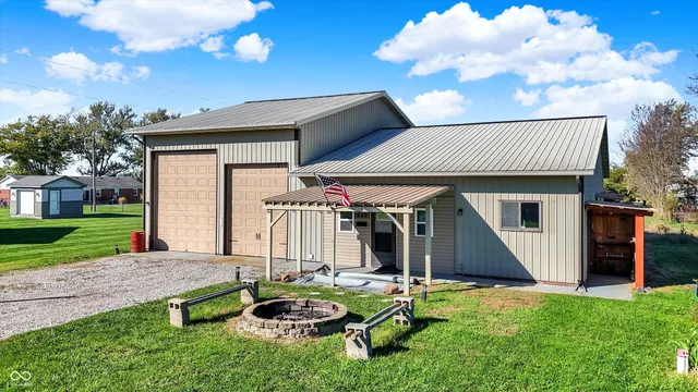 $2,150 | 940 West 1090 North, Fountaintown, IN 46130