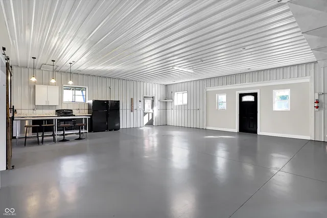 $2,150 | 940 West 1090 North, Fountaintown, IN 46130