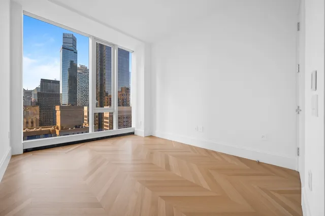$9,950 | 217 West 57th Street, Unit 35E | Midtown Central