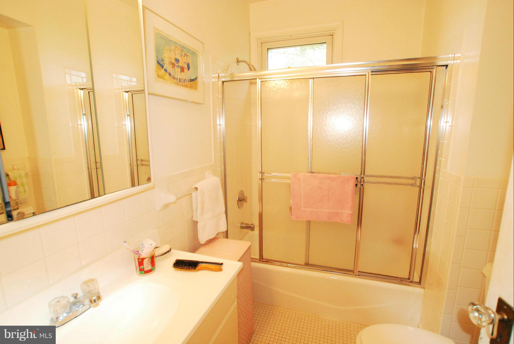 106 Elmhurst Road Baltimore, MD 21210 - Photo 16 of 30 Bath