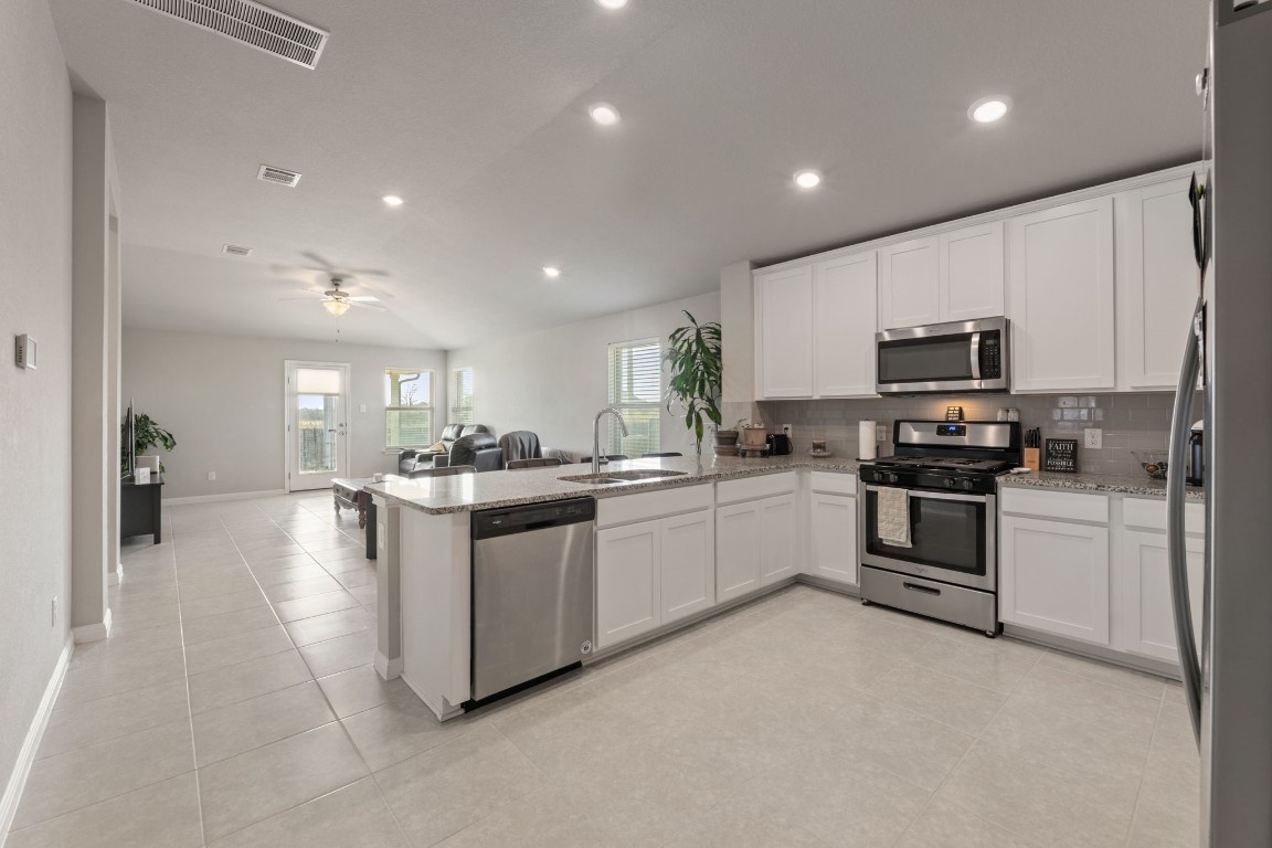 12303 Caldera Way Manor, TX 78653 - Photo 4 of 40