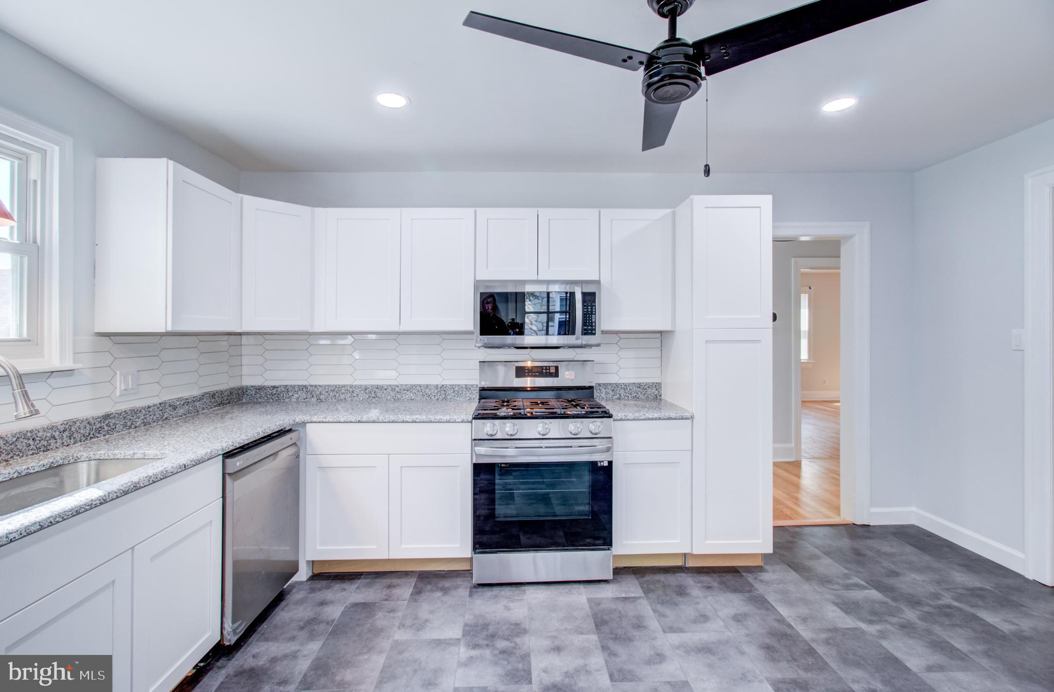 89 Edinburg Road Hamilton, NJ 08619 - Photo 6 of 37 Newly renovated Kitchen