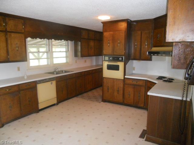 2630 Staley Store Road Liberty, NC 27298 - Photo 4 of 14 Gallery Image 4