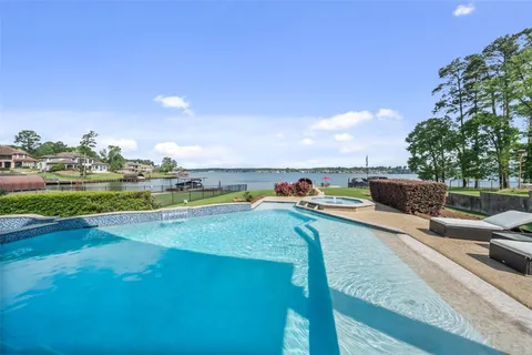 $1,100,000 | 18706 Grand Harbor Point, Montgomery, TX 77356