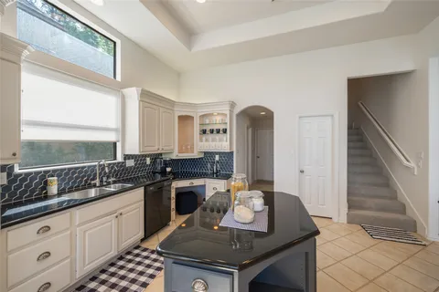 $1,100,000 | 18706 Grand Harbor Point, Montgomery, TX 77356
