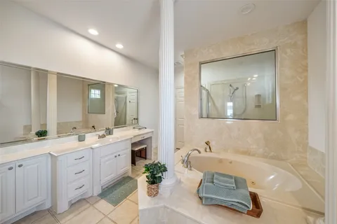 $1,100,000 | 18706 Grand Harbor Point, Montgomery, TX 77356