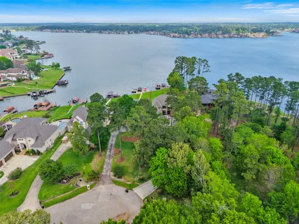 $1,100,000 | 18706 Grand Harbor Point, Montgomery, TX 77356
