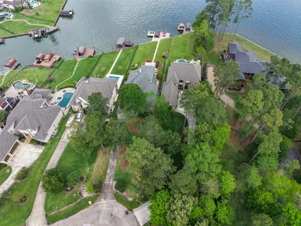$1,100,000 | 18706 Grand Harbor Point, Montgomery, TX 77356