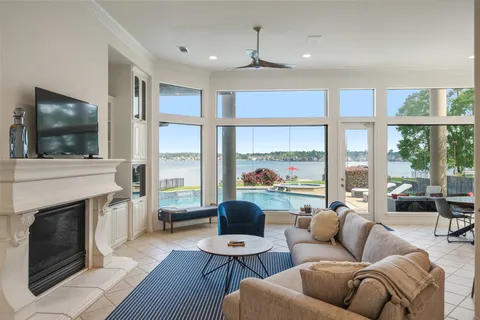 $1,100,000 | 18706 Grand Harbor Point, Montgomery, TX 77356