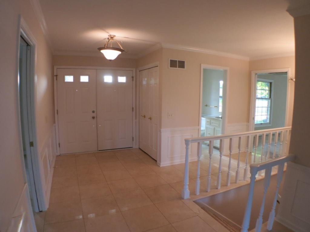 4320 Roxbury Lane Kalamazoo, MI 49008 - Photo 5 of 53 IMG_5896