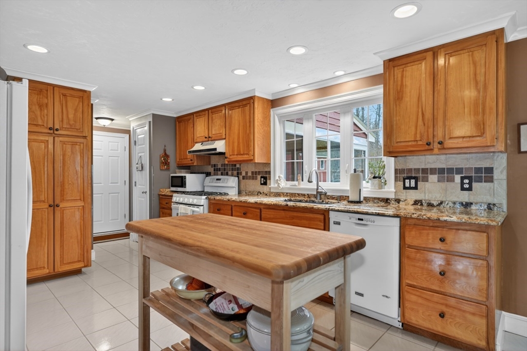 1 Westfield Road Hopkinton, MA 01748 - Photo 9 of 32