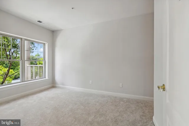 $190,000 | 3000 Fountainview Circle, Unit 3311, Newark, DE 19713