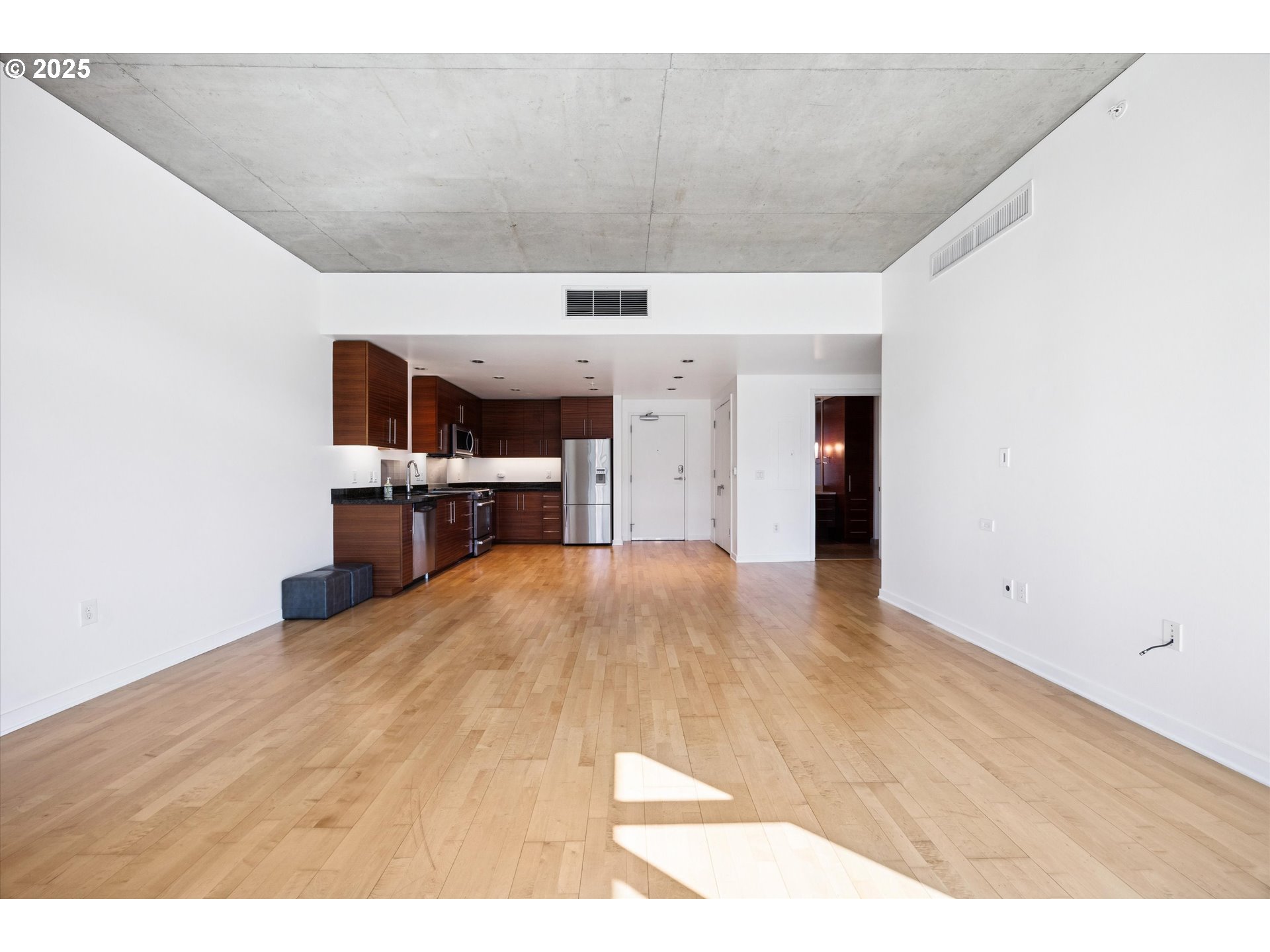 1830 Northwest Riverscape Street, Unit 405 Portland, OR 97209 - Photo 15 of 45 Kitchen