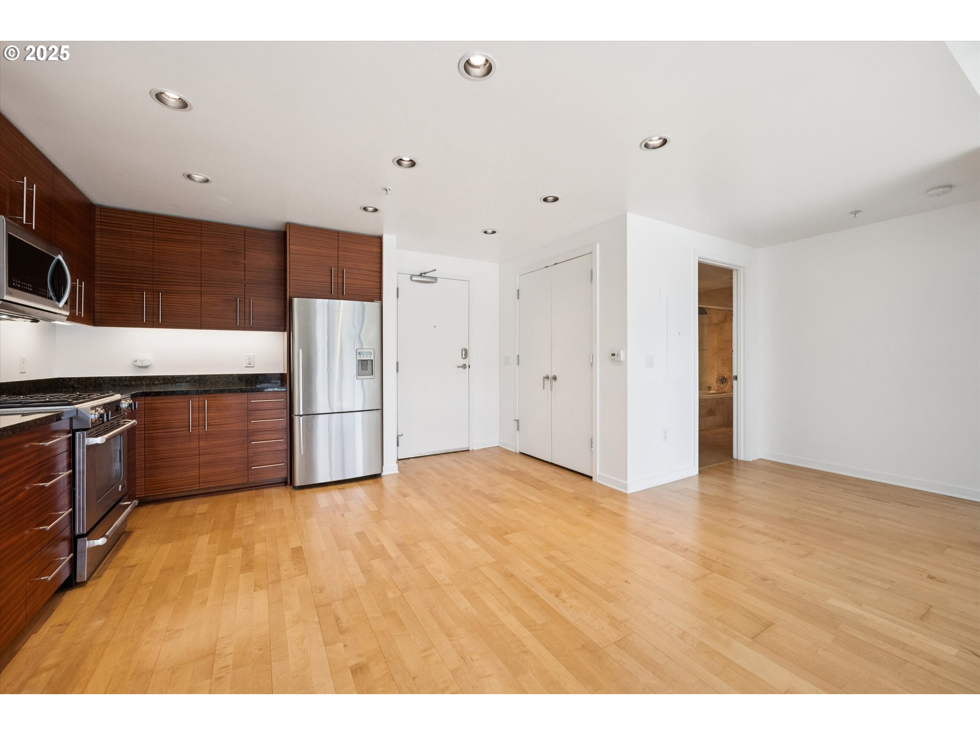 1830 Northwest Riverscape Street, Unit 405 Portland, OR 97209 - Photo 21 of 45 Kitchen
