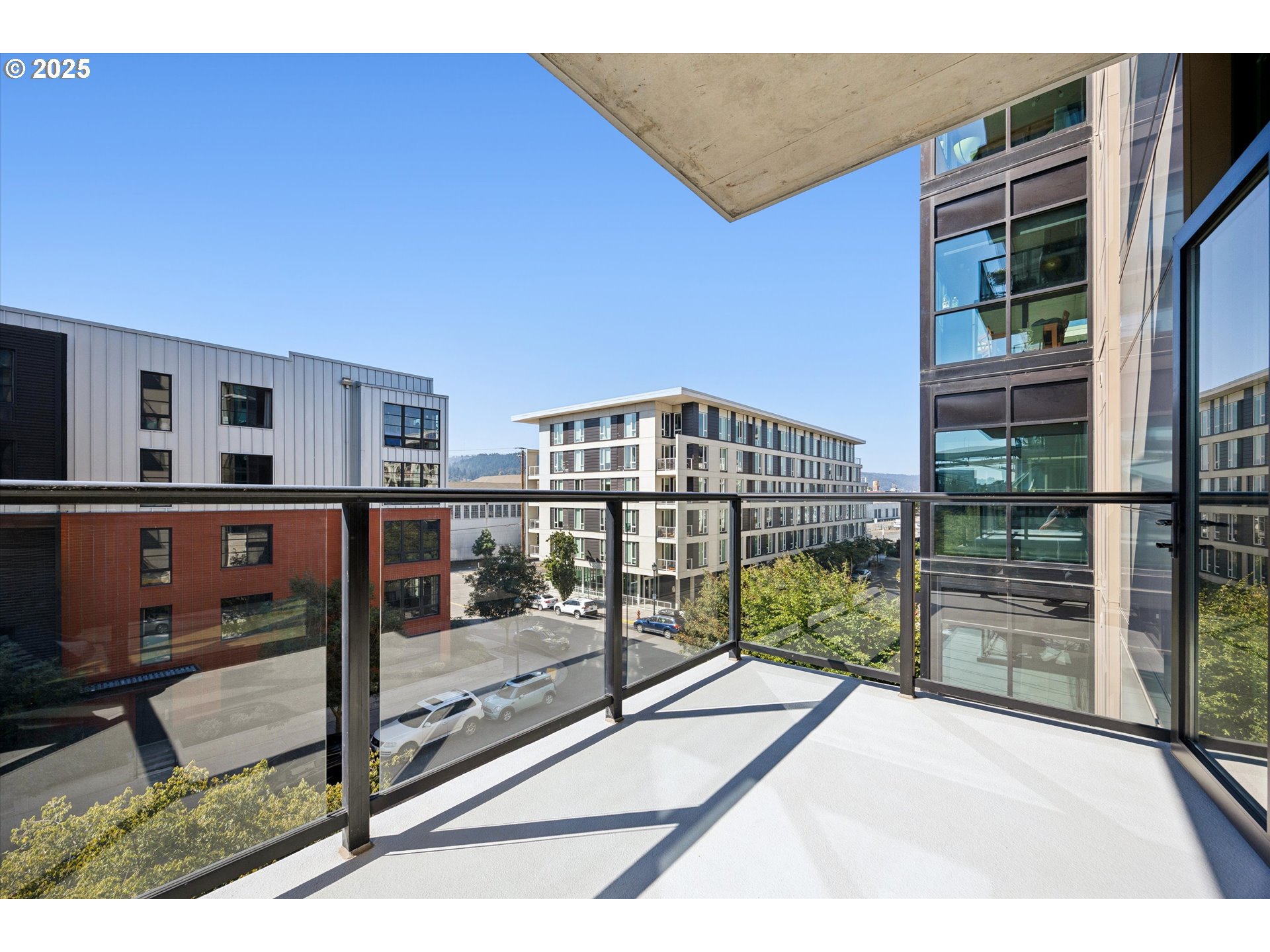 1830 Northwest Riverscape Street, Unit 405 Portland, OR 97209 - Photo 32 of 45 Deck