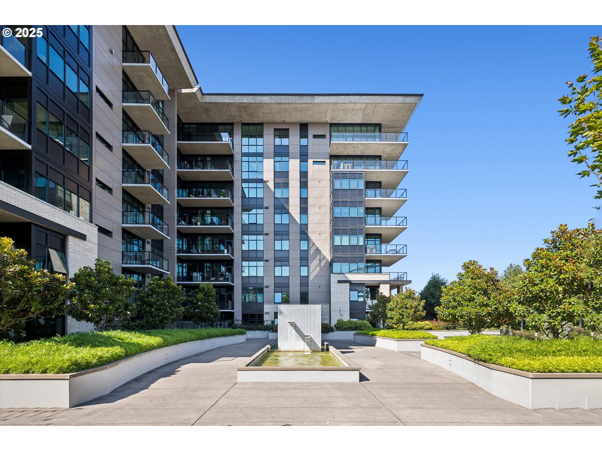 1830 Northwest Riverscape Street, Unit 405 Portland, OR 97209 - Photo 38 of 45