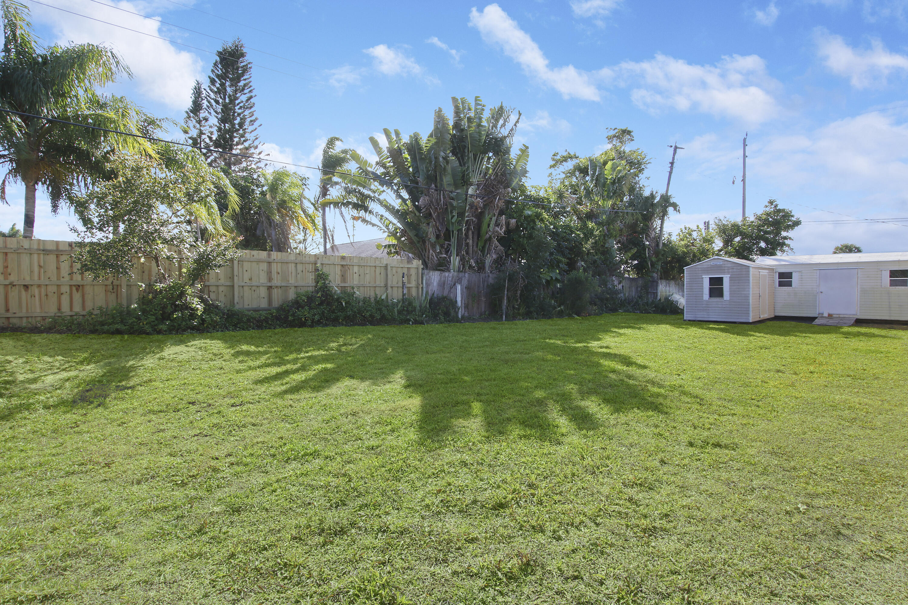 2480 Windsor Road Palm Beach Gardens, FL 33410 - Photo 35 of 44 Back Yard 3