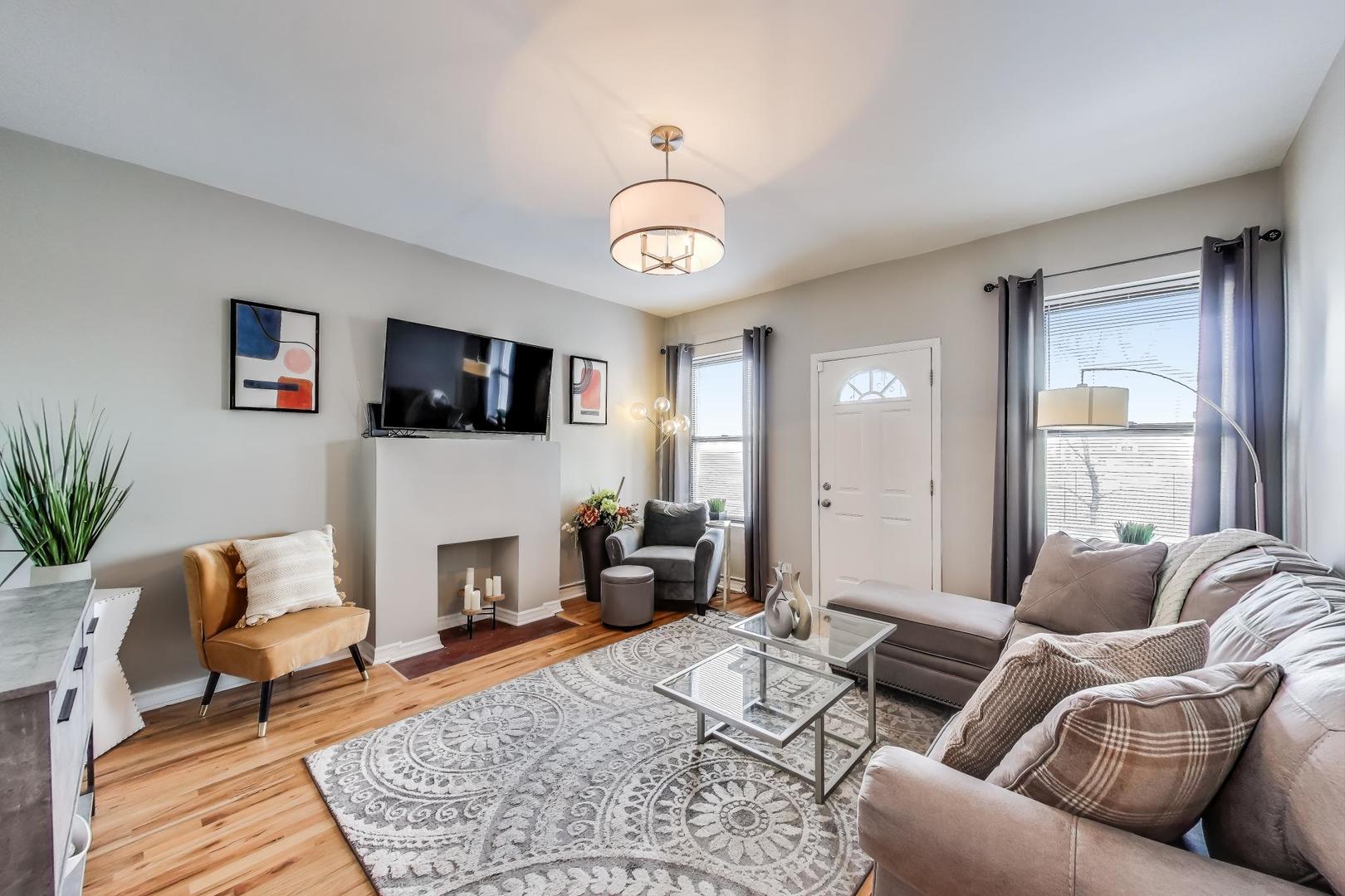 1507 East 65th Street, Unit 1 Chicago, IL 60637 - Photo 2 of 22