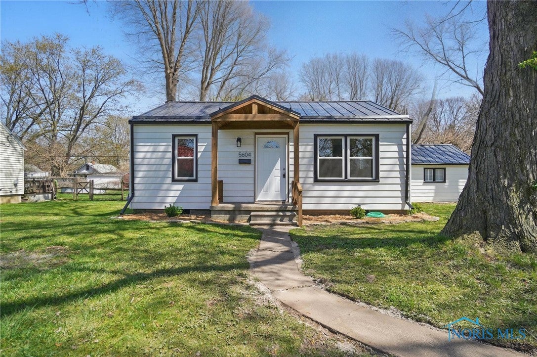 5604 Chippewa Road Toledo, OH 43613 - Photo 1 of 33 Gallery Image 1