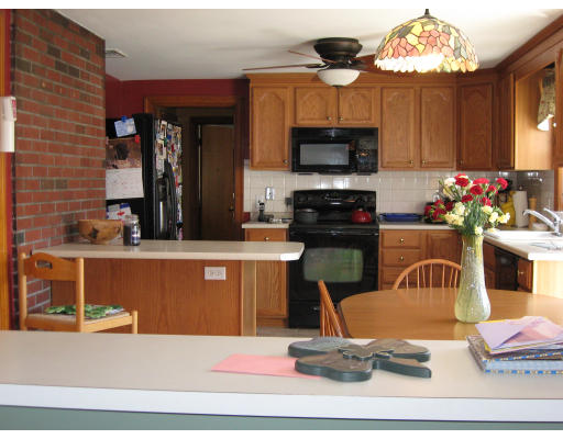 8 Adams Road Winchester, MA 01890 - Photo 4 of 18 Gallery Image 4