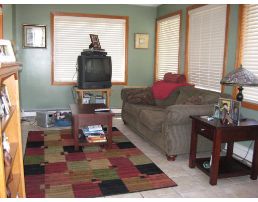8 Adams Road Winchester, MA 01890 - Photo 6 of 18 Gallery Image 6