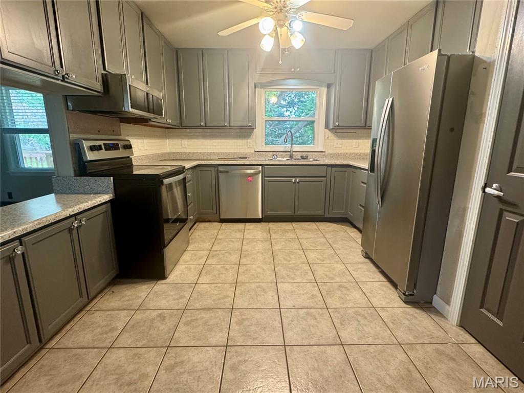 151 Colonial Lane Troy, MO 63379 - Photo 3 of 14