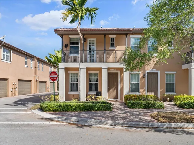 $3,500 | 14741 Southwest 11th Street, Pembroke Pines, FL 33027